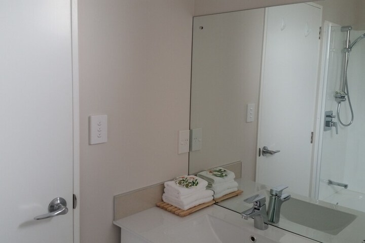 Room 33 of 40