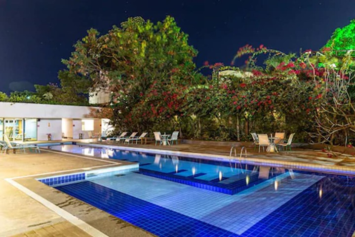 Pool 44 of 96
