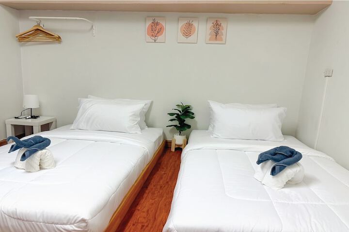 Room 42 of 80