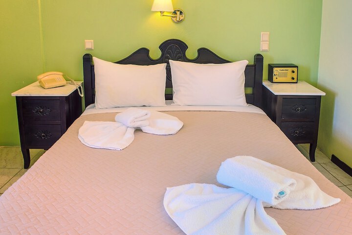 Room 8 of 44