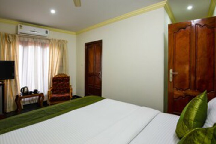 Room 10 of 43