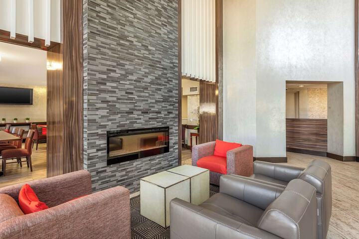 Entrance & Lobby
