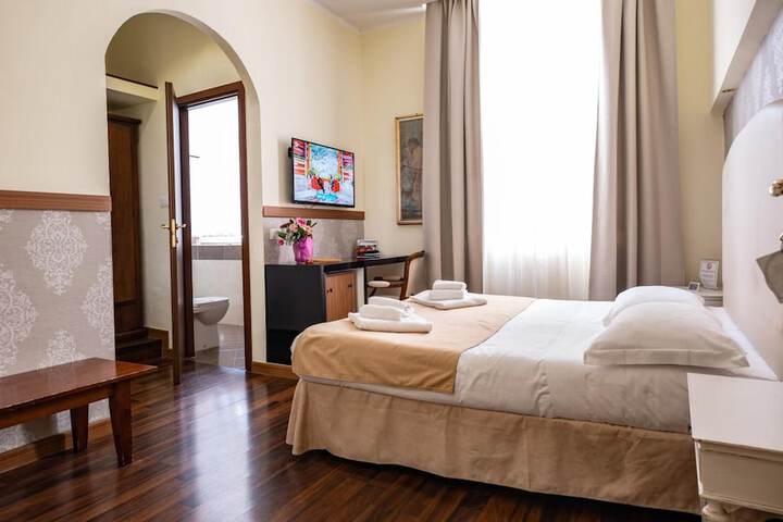Room 34 of 63