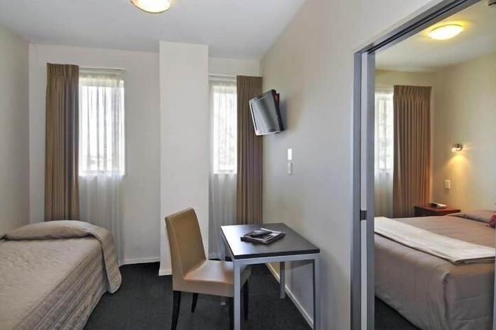 Room 12 of 21