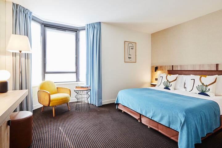 Room 13 of 37