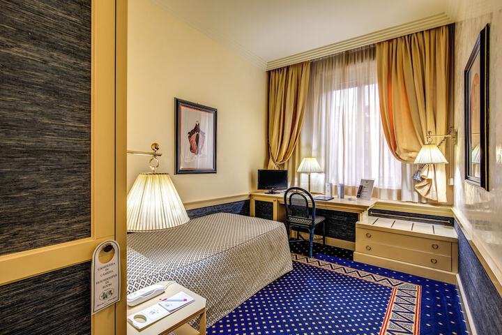 Room 22 of 63
