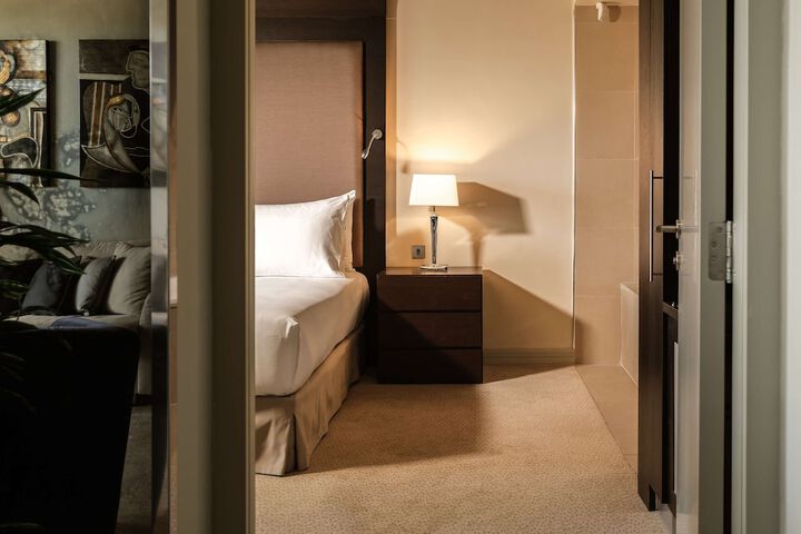 Room 58 of 233