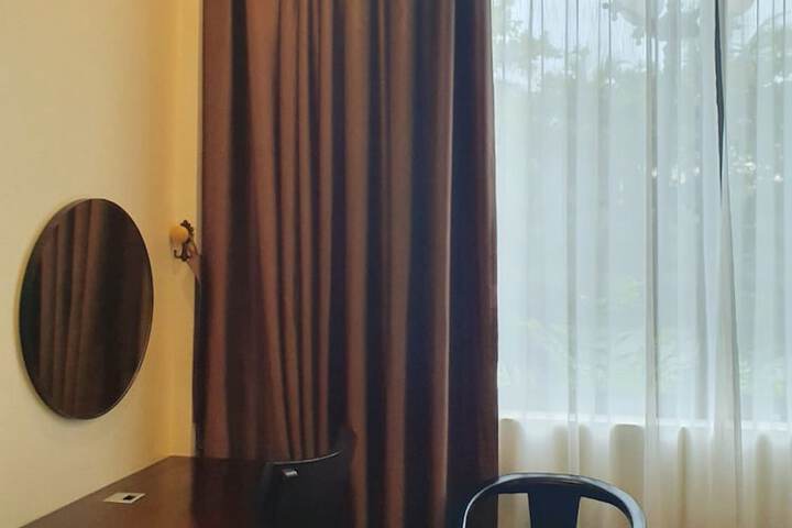 Room 9 of 99