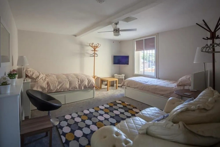 Room 3 of 16
