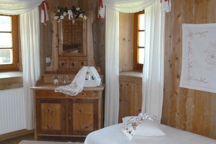 Room 3 of 18