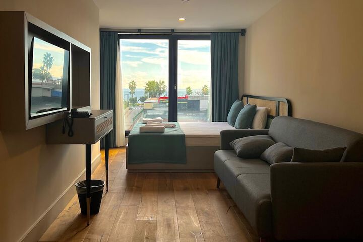 Room 2 of 25