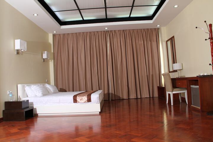 Room 10 of 51