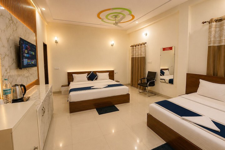 Room 11 of 28