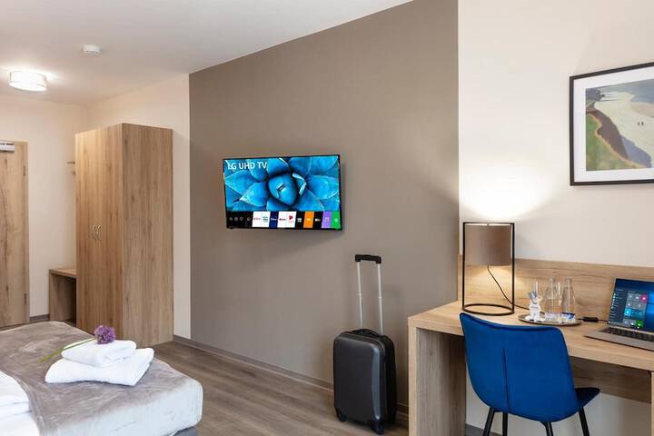 Room 15 of 50