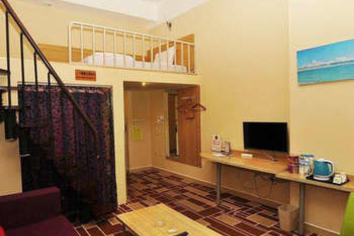 Room 43 of 90