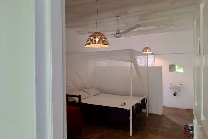 Room 10 of 34