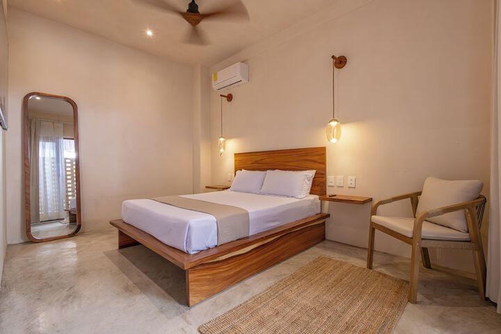 Room 3 of 70