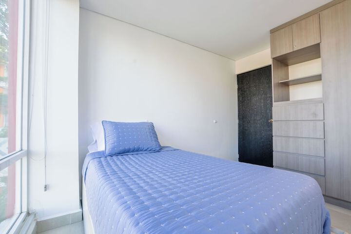 Room 52 of 270