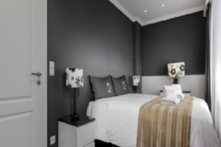 Room 33 of 300