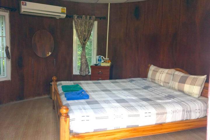 Room 4 of 24