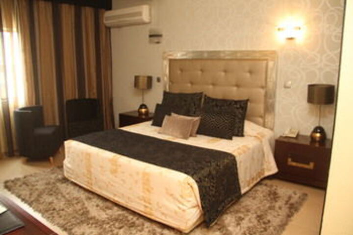 Room 14 of 22