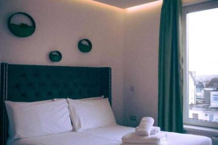 Room 26 of 60