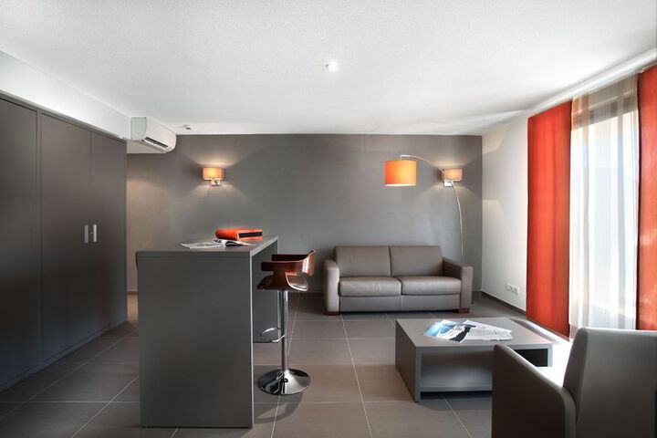 Room 15 of 51