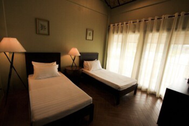 Room 32 of 35