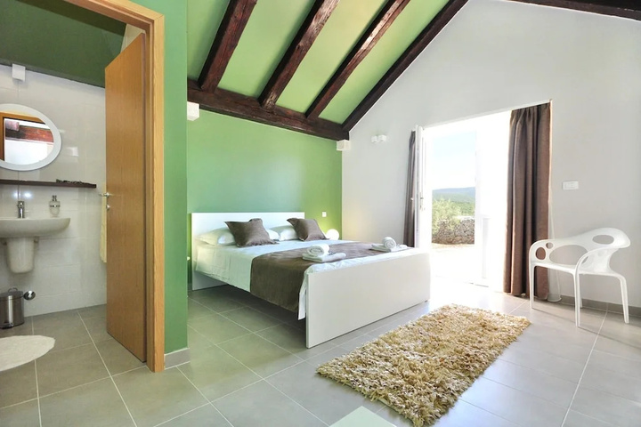 Room 3 of 13