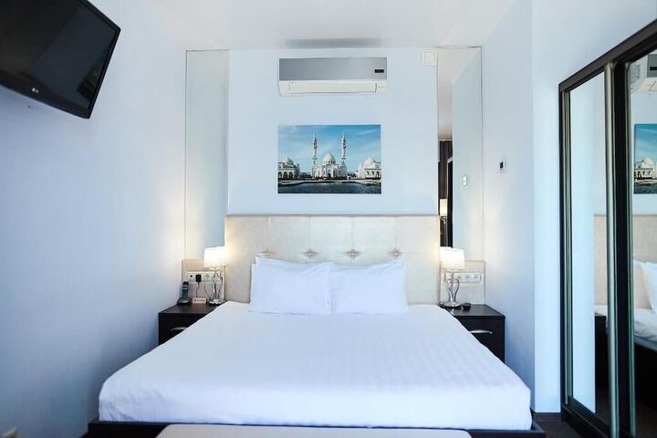 Room 38 of 82