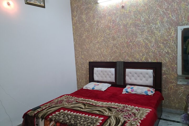 Room 9 of 22