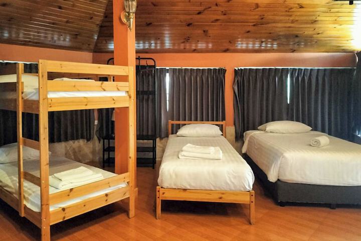 Room 15 of 156