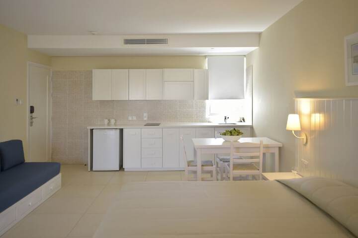 Room 6 of 38