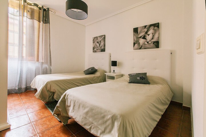 Room 2 of 51
