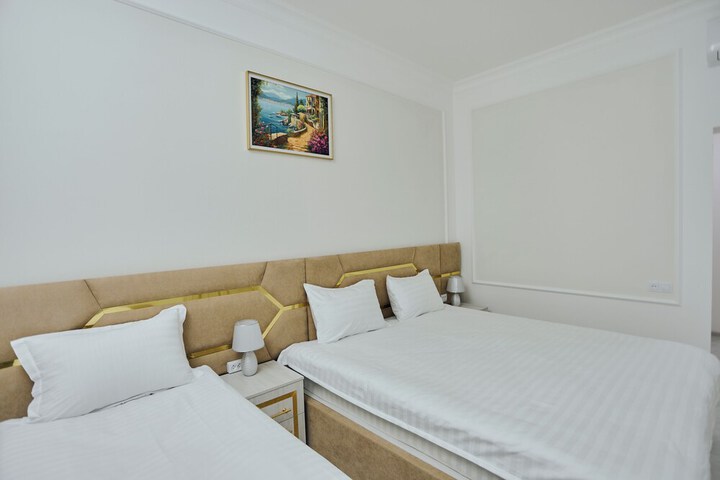 Room 12 of 29