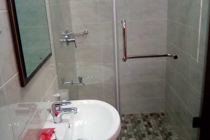 Room 10 of 13