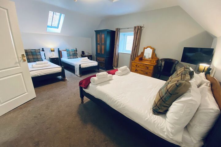 Room 34 of 79