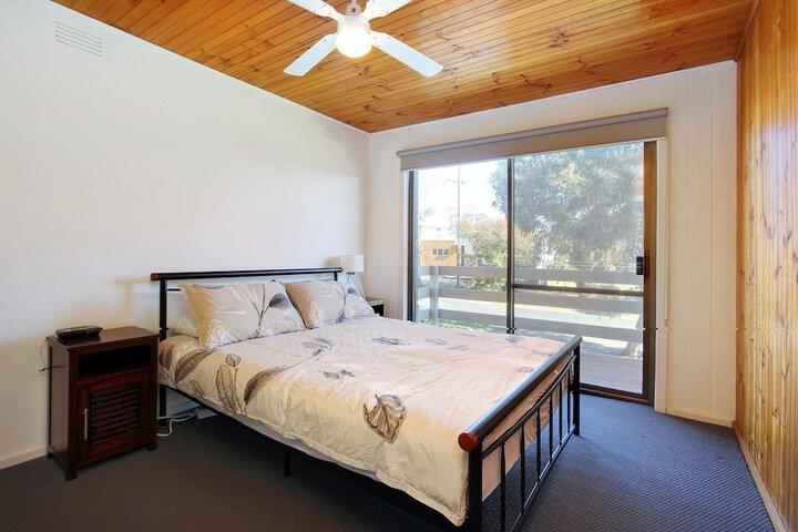 Room 4 of 18