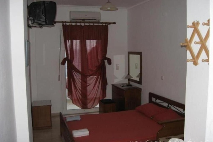 Room 13 of 32