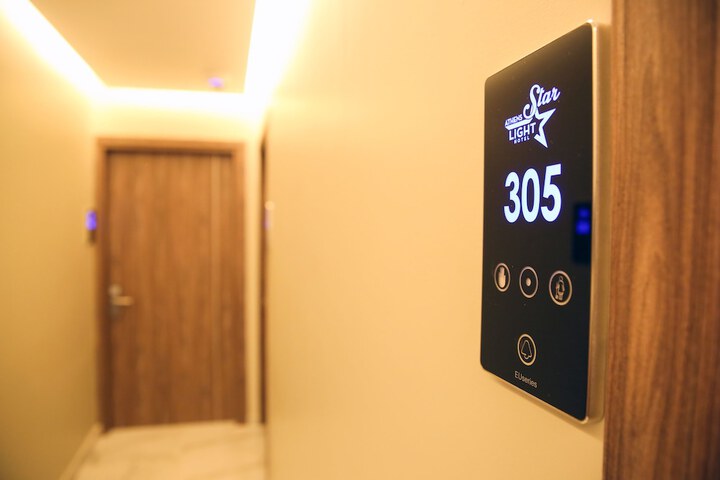Ballroom/Hall 100 of 120