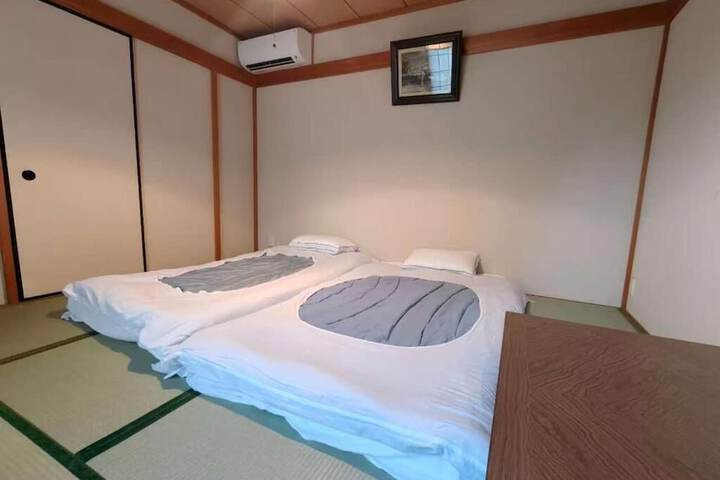 Room 10 of 35