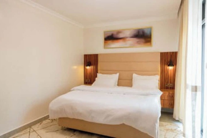 Room 5 of 40