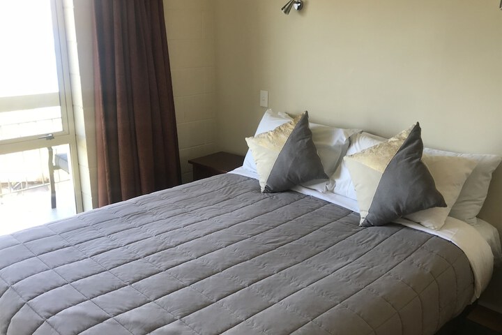 Room 14 of 66
