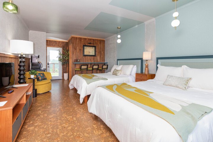 Room 15 of 37