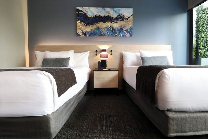 Room 27 of 118