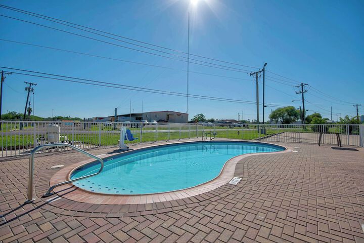 Pools & Facilities