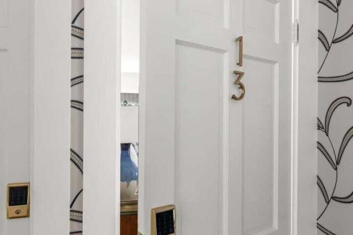 Room 42 of 84