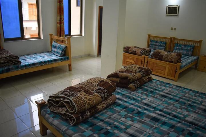Room 3 of 10