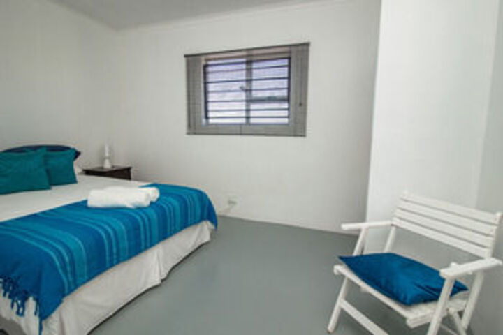 Room 10 of 14