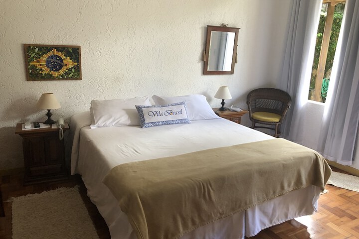 Room 7 of 89